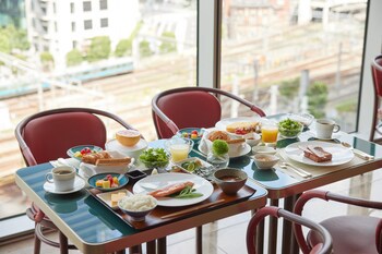 Four Seasons Hotel Tokyo At Marunouchi
