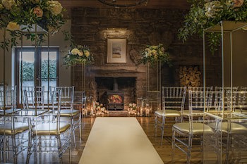 North Lakes Hotel And Spa