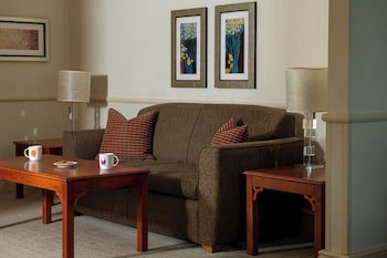 North Lakes Hotel And Spa