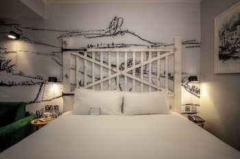 North Lakes Hotel And Spa