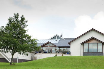 North Lakes Hotel And Spa