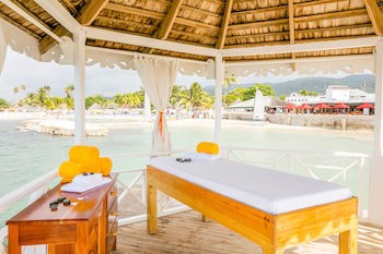 Decameron Club Caribbean Runaway Bay, Ramada All-Inclusive Resort