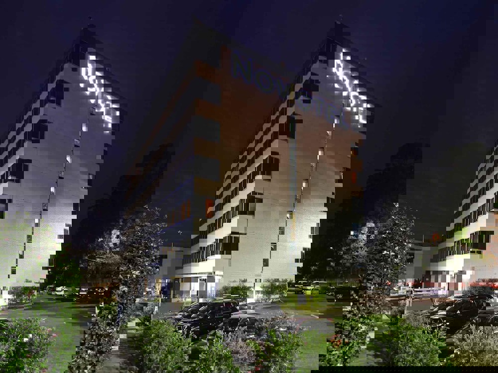 Novotel Sydney West HQ Hotel