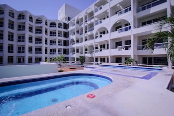 Aquamarina Beach Resort