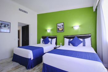 Aquamarina Beach Resort