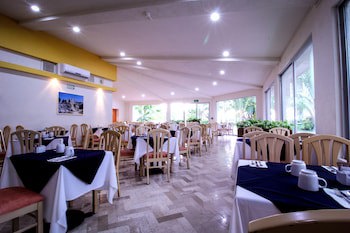 Aquamarina Beach Resort