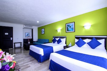 Aquamarina Beach Resort