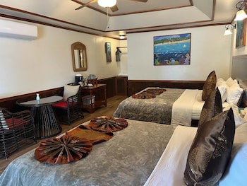 Captain Morgan's Retreat