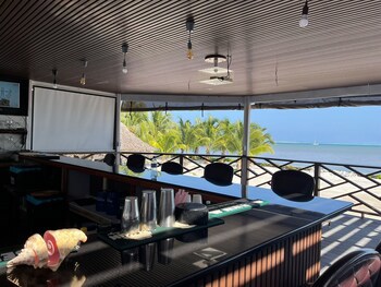 Captain Morgan's Retreat