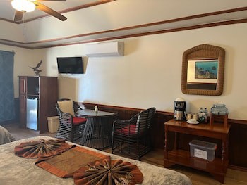 Captain Morgan's Retreat