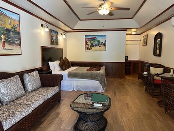 Captain Morgan's Retreat