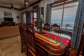 Captain Morgan's Retreat