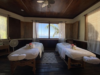 Captain Morgan's Retreat