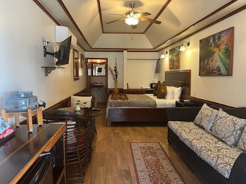 Captain Morgan's Retreat