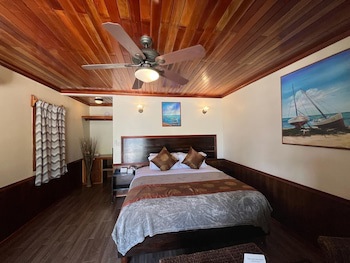 Captain Morgan's Retreat
