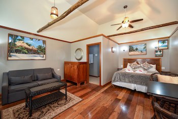 Captain Morgan's Retreat