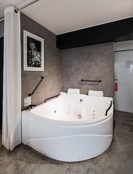 Bth Hotel - Boutique Concept