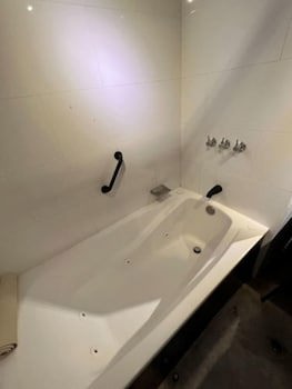 Bth Hotel - Boutique Concept