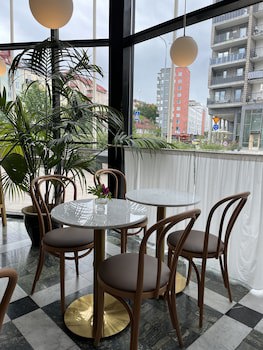2Home Hotel Apartments