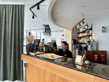 2Home Hotel Apartments