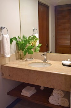 Reef Yucatan Hotel And Convention Center All Inclusive