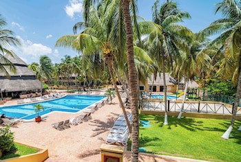 Reef Yucatan Hotel And Convention Center All Inclusive