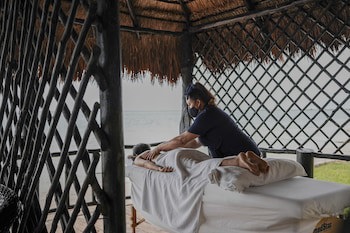 Reef Yucatan Hotel And Convention Center All Inclusive