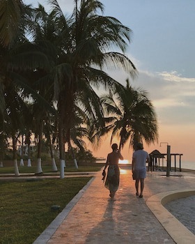 Reef Yucatan Hotel And Convention Center All Inclusive