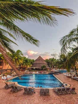 Reef Yucatan Hotel And Convention Center All Inclusive