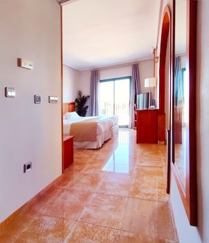 Hotel La Laguna Spa And Golf