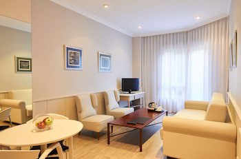 Barrio De Salamanca Suites