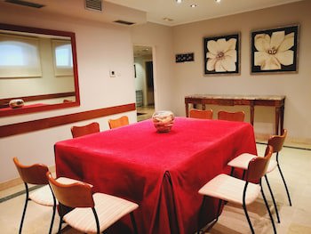 Barrio De Salamanca Suites
