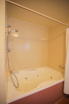 Abbots Hamilton - Hotel And Conference Centre
