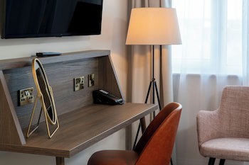 London Croydon Aerodrome Hotel, Bw Signature Collection
