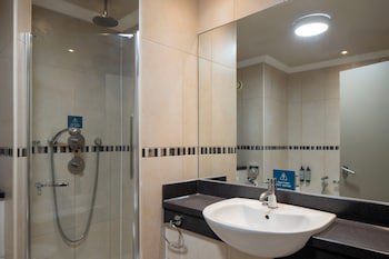 London Croydon Aerodrome Hotel, Bw Signature Collection