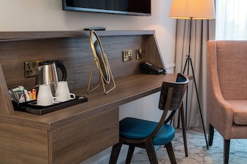 London Croydon Aerodrome Hotel, Bw Signature Collection