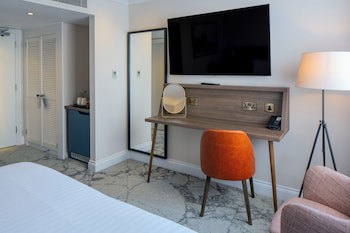 London Croydon Aerodrome Hotel, Bw Signature Collection