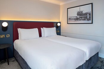 London Croydon Aerodrome Hotel, Bw Signature Collection