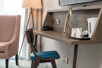 London Croydon Aerodrome Hotel, Bw Signature Collection