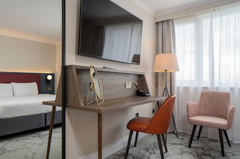 London Croydon Aerodrome Hotel, Bw Signature Collection