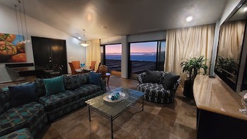 Penasco Del Sol Hotel