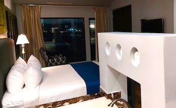 Penasco Del Sol Hotel