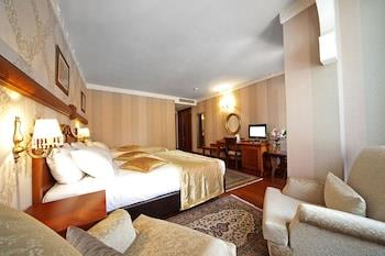 Azade Hotel