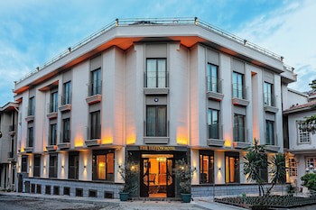 listing card gallery