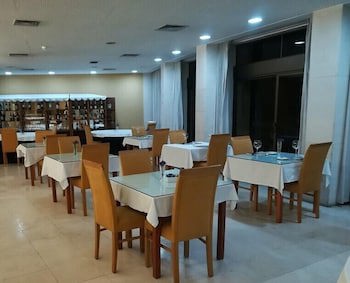 Hotel Meia Lua