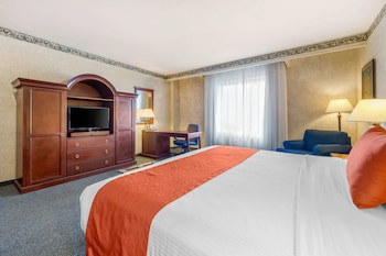 Quality Inn Monterrey La Fe