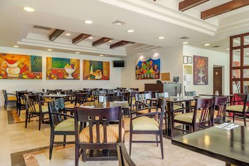 Quality Inn Monterrey La Fe