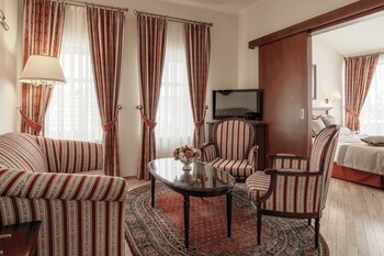 National Hotel