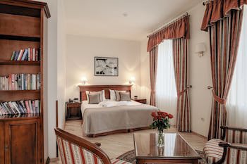 National Hotel