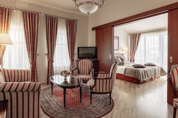 National Hotel